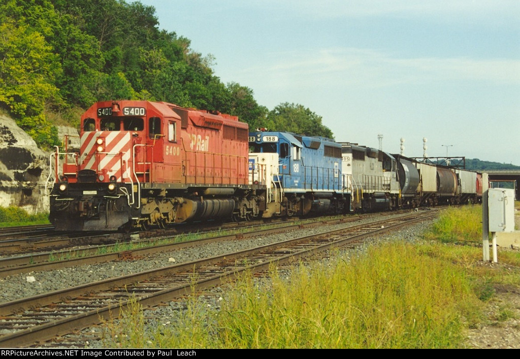 Westbound manifest winds its way out of the yard